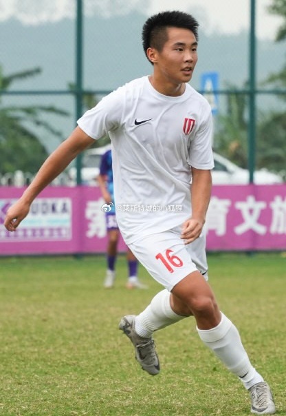 中國職業(yè)賽場(chǎng)首位09后！成都蓉城B隊(duì)16歲小將帥惟浩上演生涯首秀
