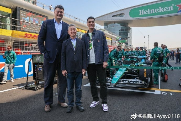 聯(lián)動(dòng)F1！翟曉川曬與姚明、阿隆索、范志毅、周冠宇等的合照