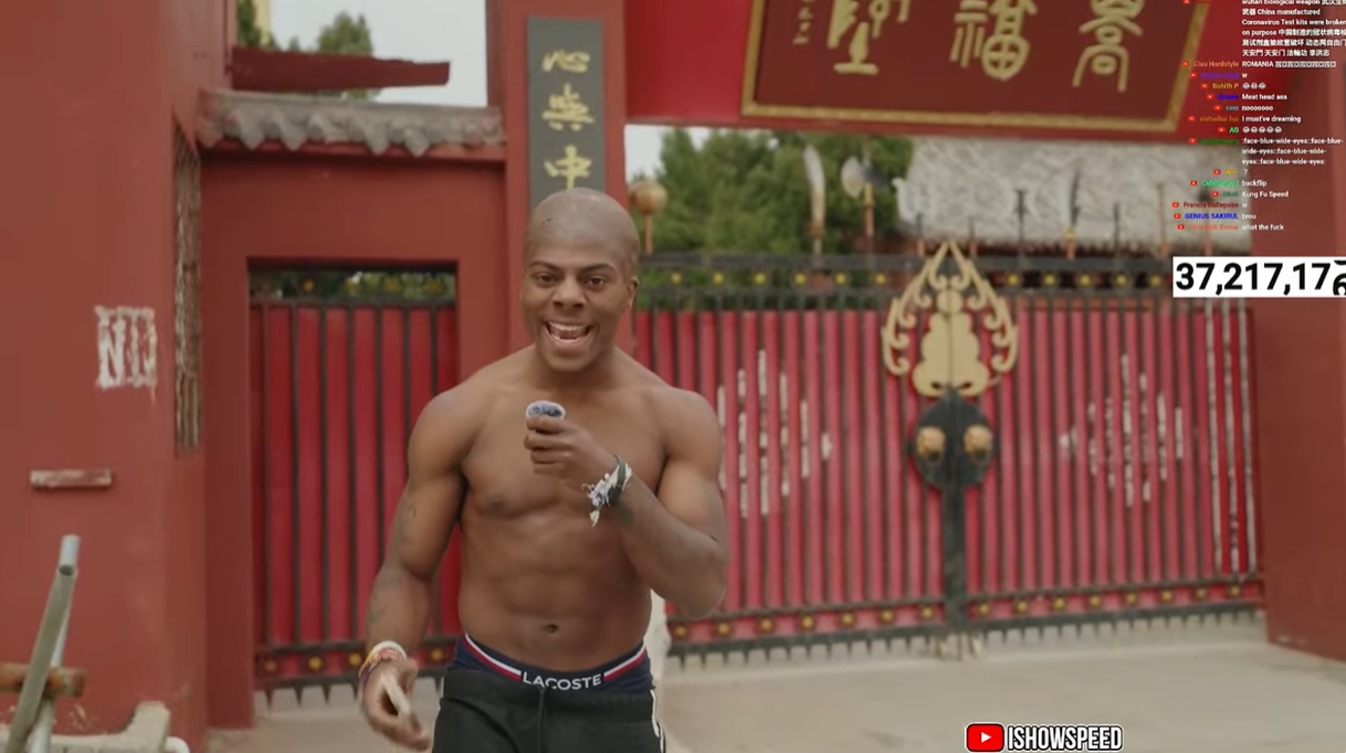 光頭造型！Speed中國(guó)行來到鄭州少林寺，上香拜佛學(xué)功夫