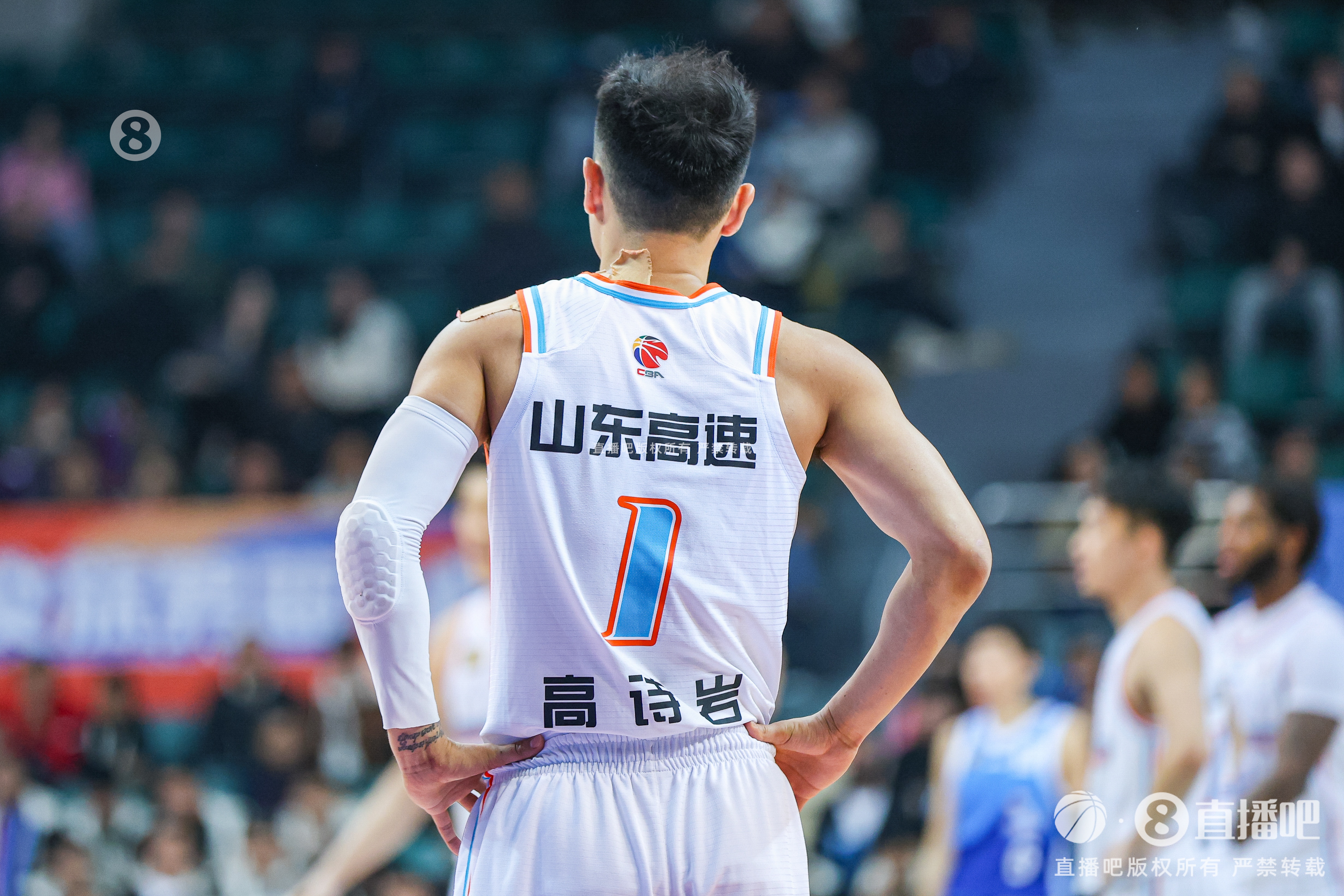 慢熱！首節(jié)山東落后四川1分 全隊首發(fā)5人單節(jié)合計僅拿到3分