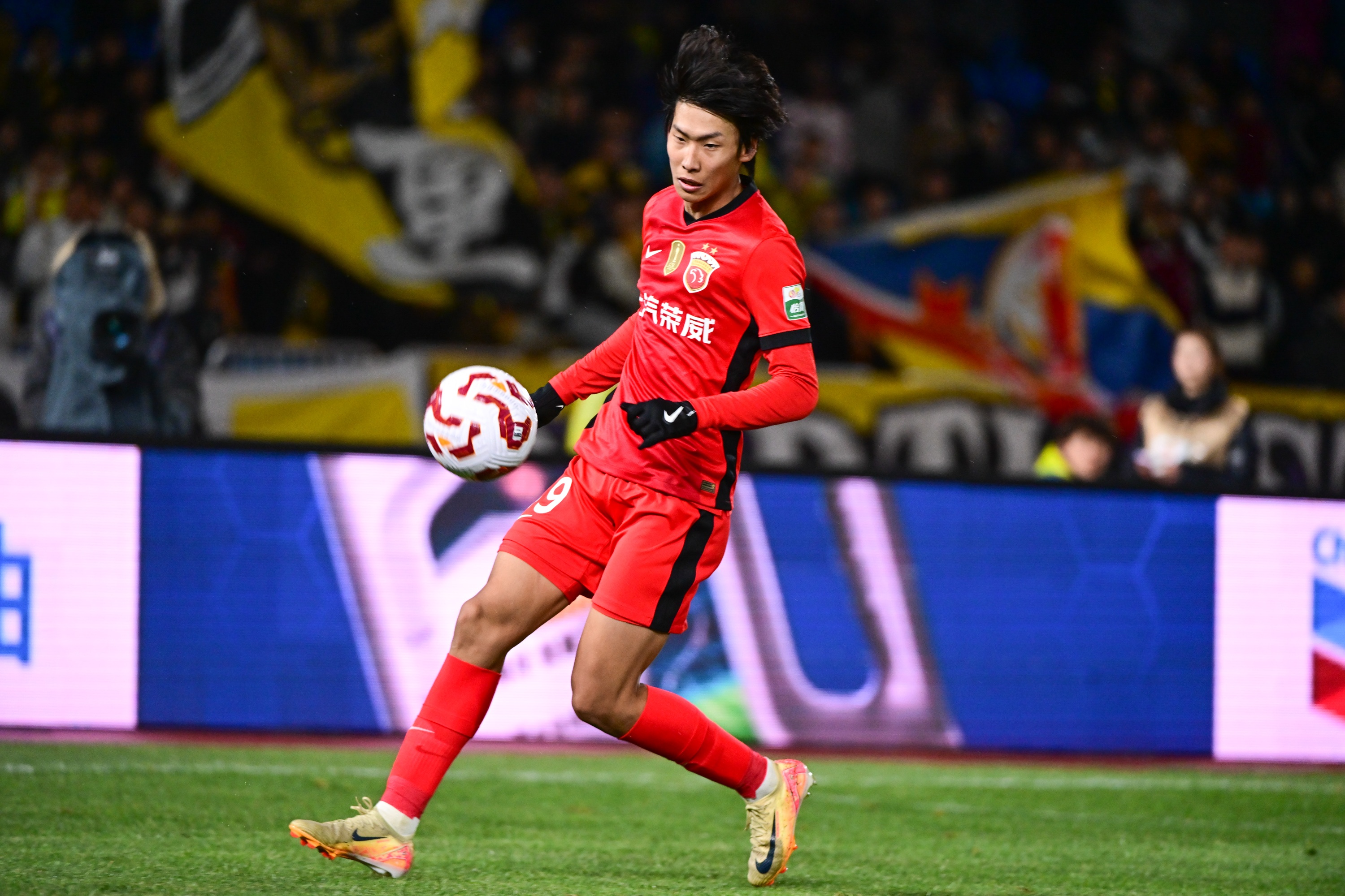 記者：李新翔、王鈺棟也要感謝B名單制度，以前的U23政策是奇葩